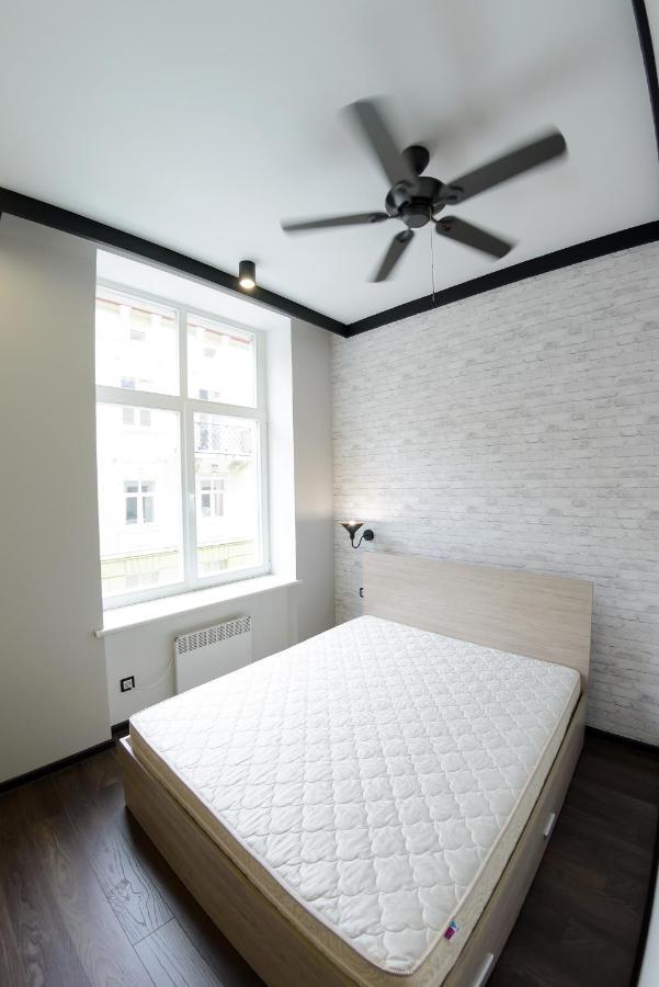 Стильна Квартира В Самому Центрі Leópolis Exterior foto